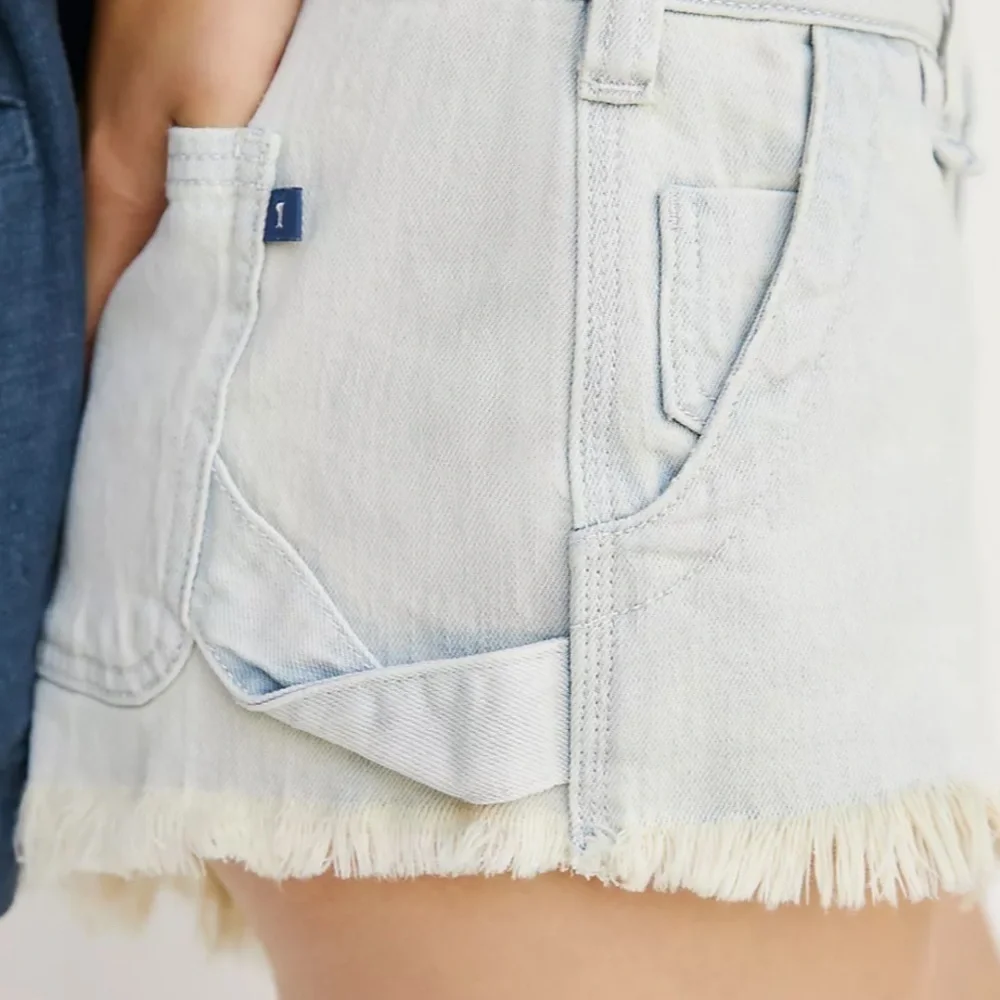 ANTHROPOLOGIE PILCRO Shortie Shorts Cutoff Light Wash Denim NEW $98 - Picture 7 of 12